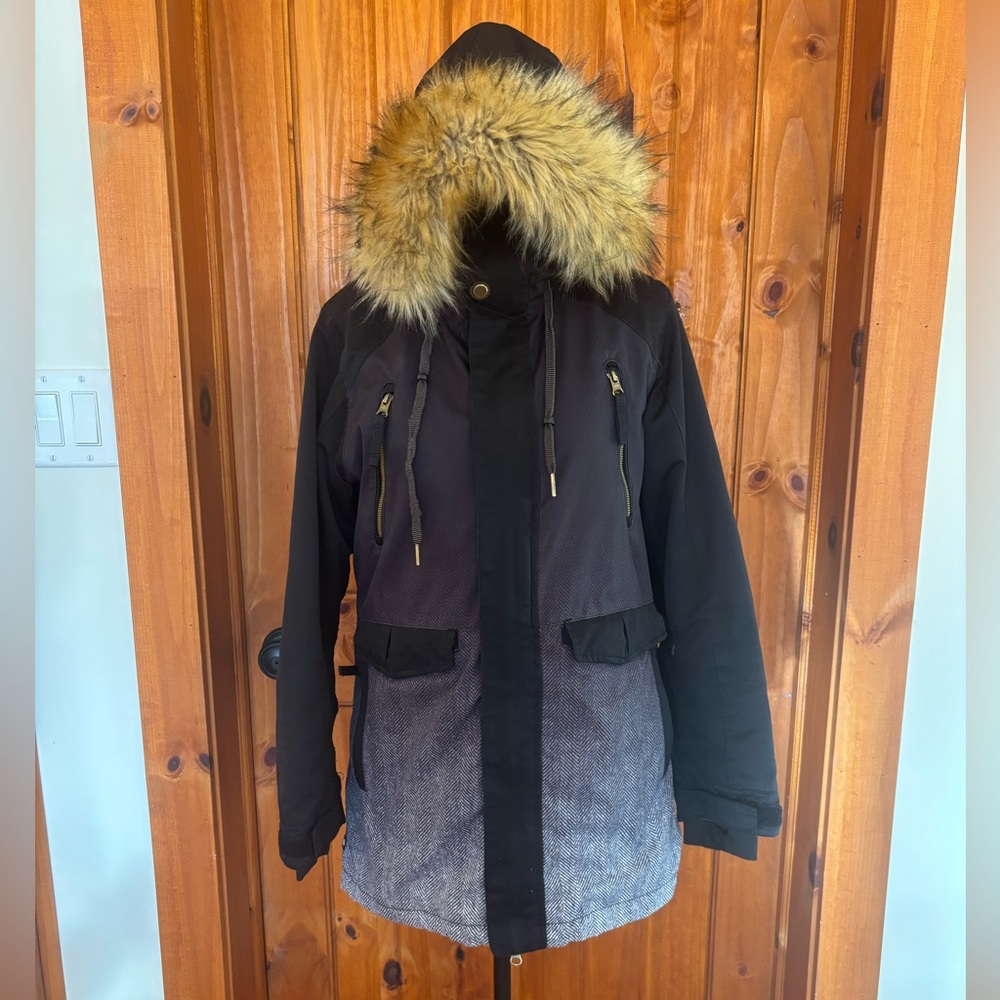 686 Blue and Black Snowboarding Jacket Size Small